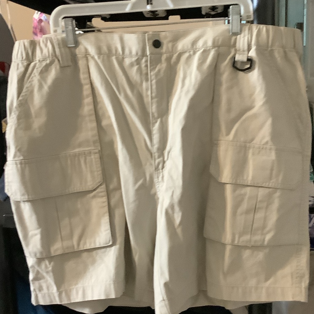 Dockers Men's Beige Cargo Shorts, 44‎